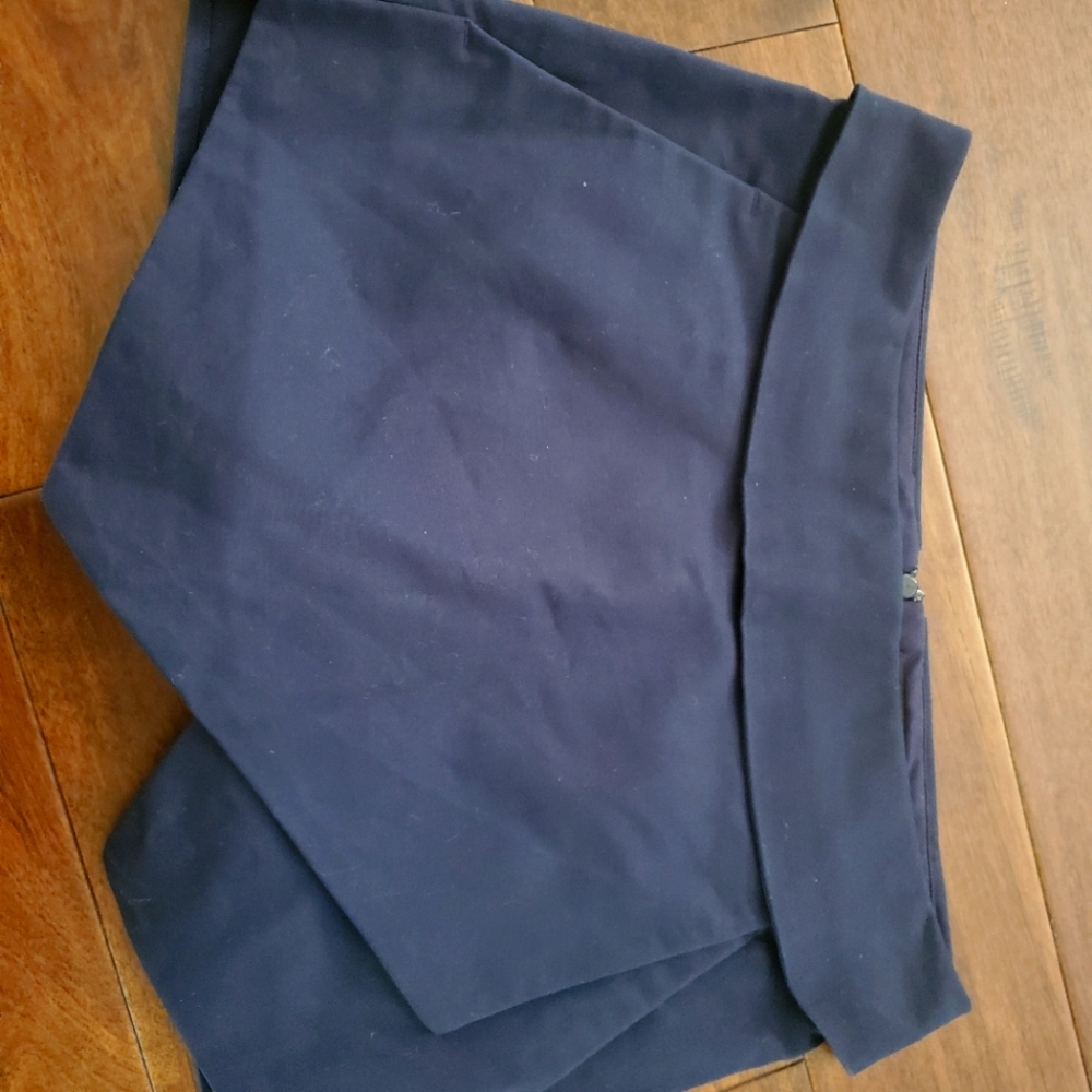 Talula shorts size 0, dressy style in navy blue color